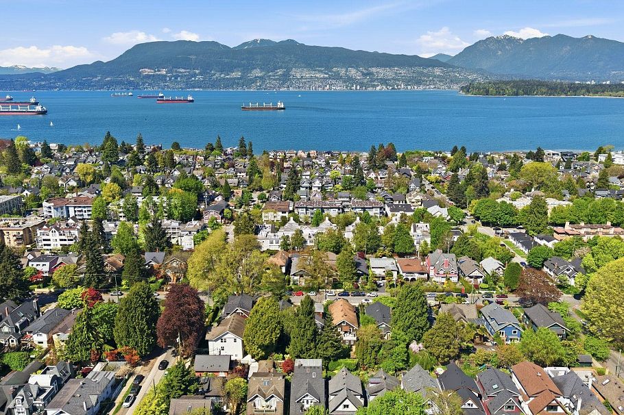 3174 W 5th Avenue Vancouver, BC - 4
