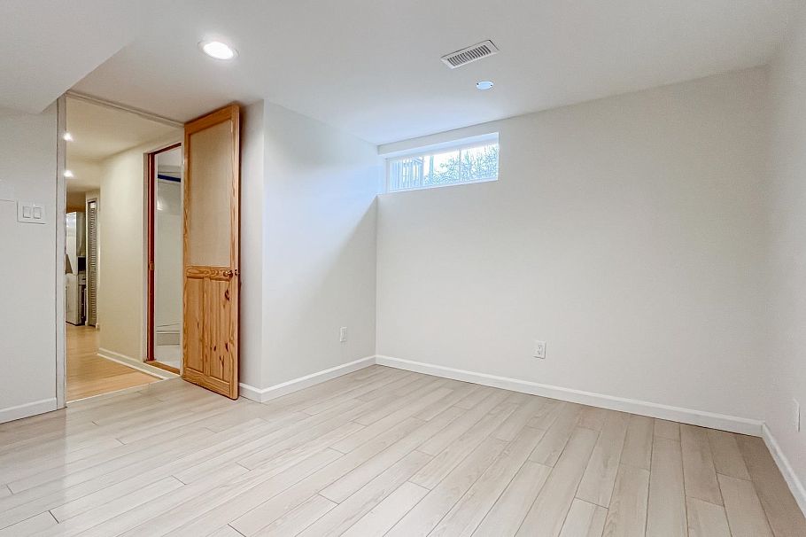 1165 E 26th Avenue Vancouver, BC - 17