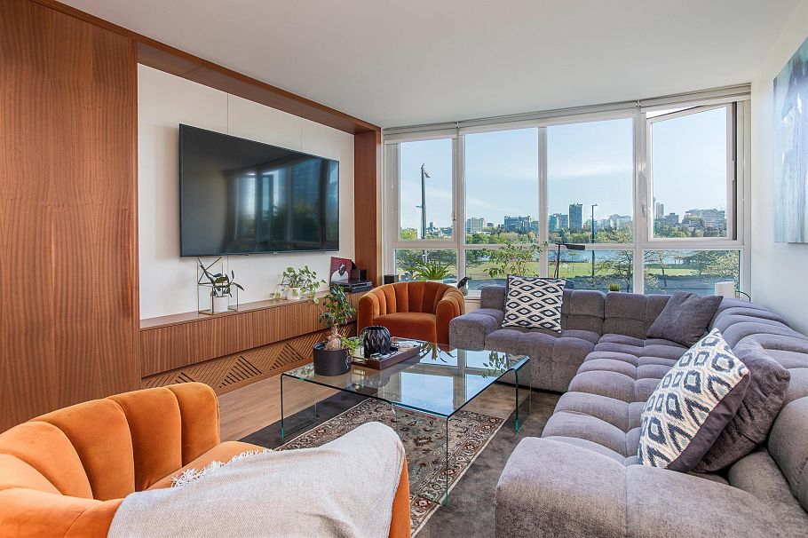 203 388 Drake Street Vancouver, BC - 2