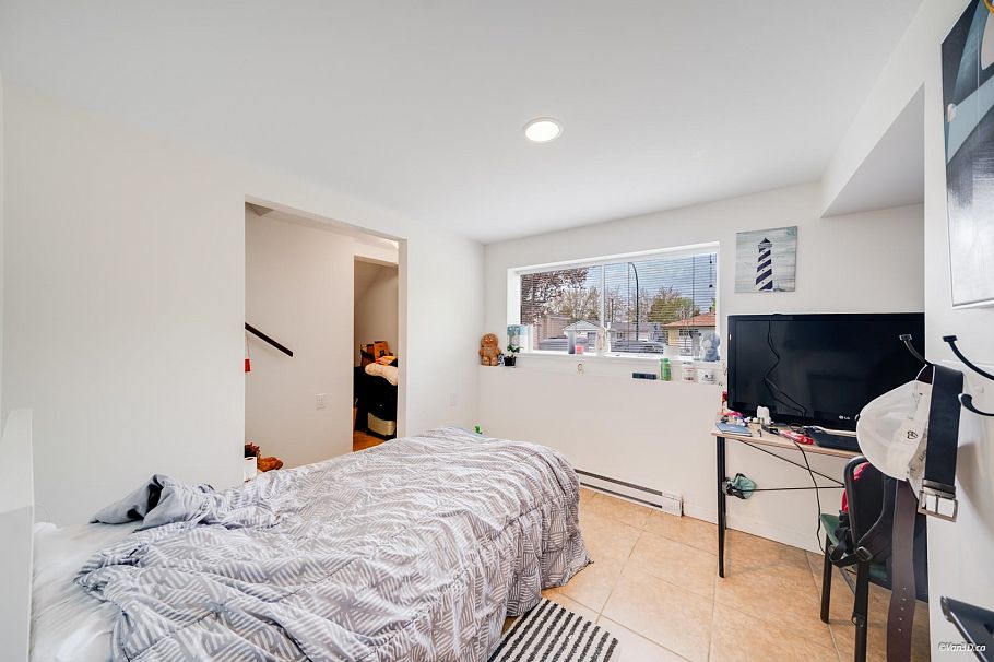 5702 Lancaster Street Vancouver, BC - 21