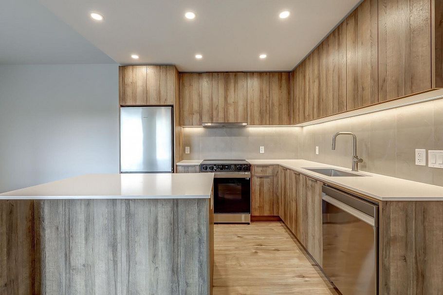 206 3594 Malsum Drive North Vancouver, BC - 11