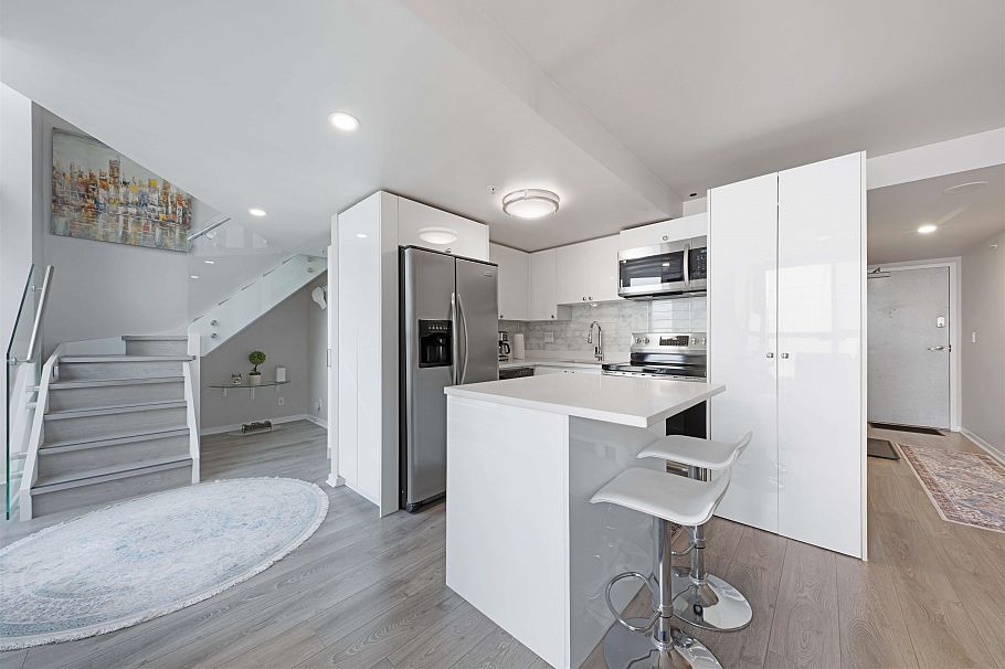801 1238 Seymour Street Vancouver, BC - 2