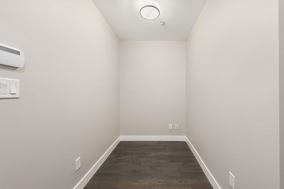 107 10033 River Drive Richmond, BC - 23