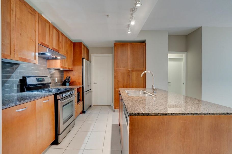 207 5955 Iona Drive Vancouver, BC - 17