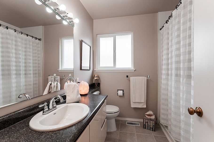 509 Granada Crescent North Vancouver, BC - 24