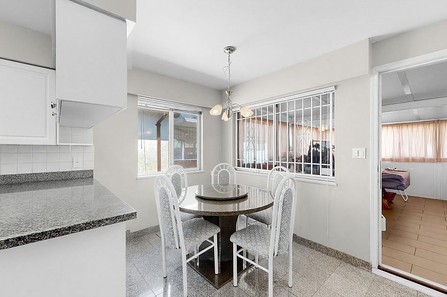245 W 63rd Avenue Vancouver, BC - 18