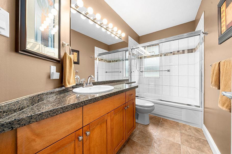 1216 Plateau Drive North Vancouver, BC - 30