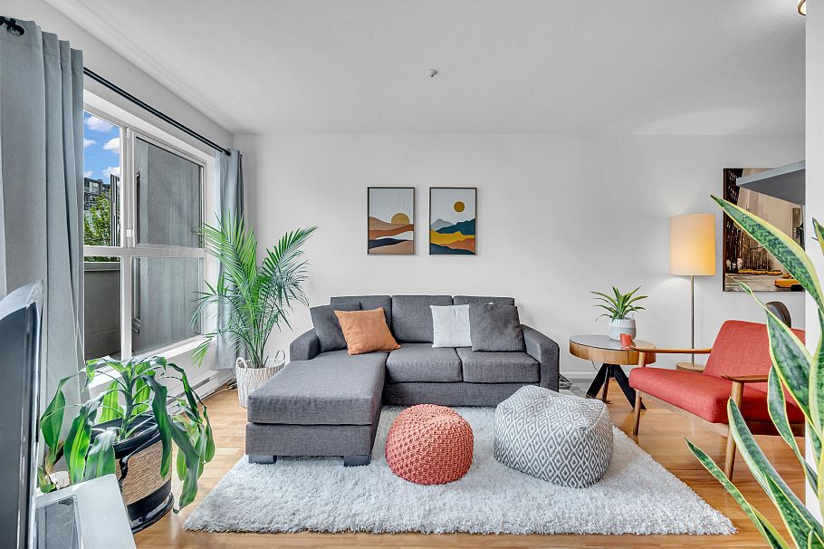206 511 W 7th Avenue Vancouver, BC - 4