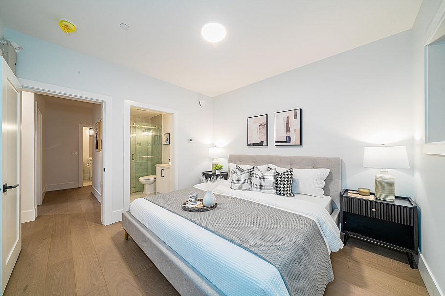 1 2735 W 8th Avenue Vancouver, BC - 17