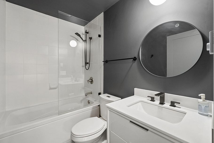 2561 East Mall Vancouver, BC - 18