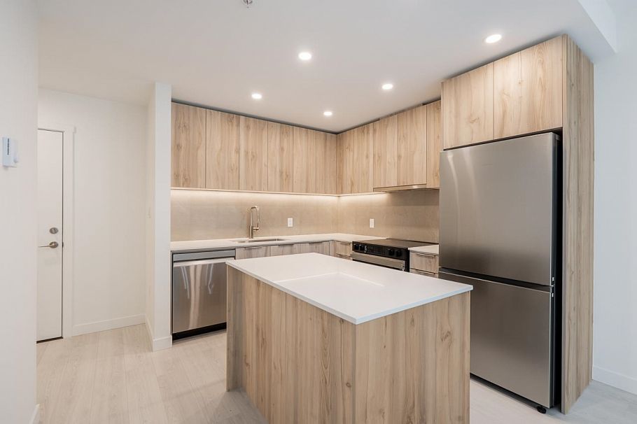 412 3596 Malsum Drive North Vancouver, BC - 10