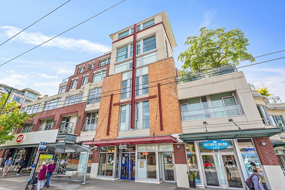207 2288 W Broadway Vancouver, BC - 17