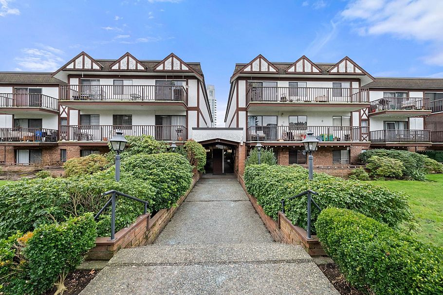 312 131 W 4th Street North Vancouver, BC - 1