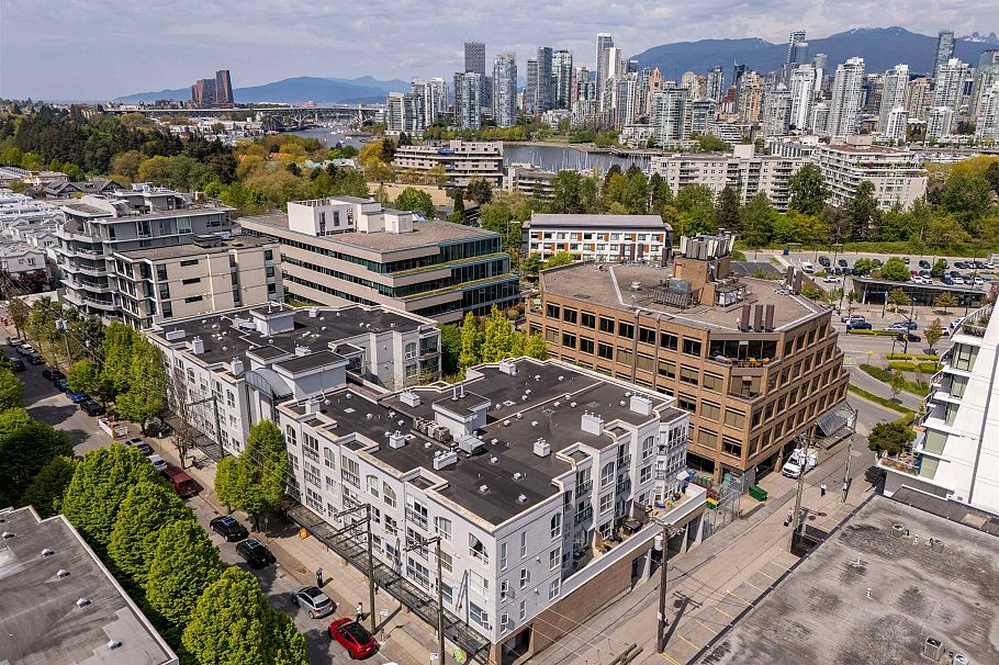 206 511 W 7th Avenue Vancouver, BC - 1