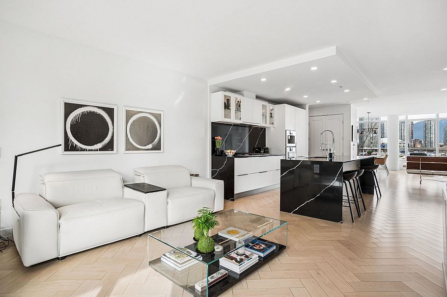 501 138 Athletes Way Vancouver, BC - 12
