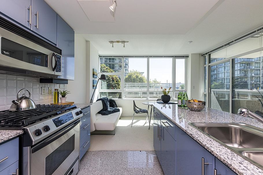 303 168 E Esplanade North Vancouver, BC - 4