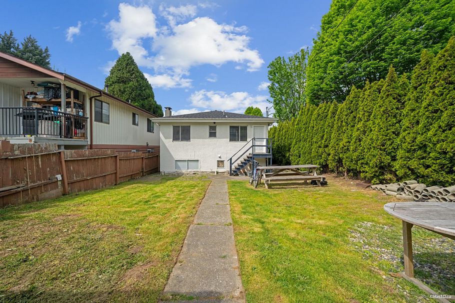 5702 Lancaster Street Vancouver, BC - 26
