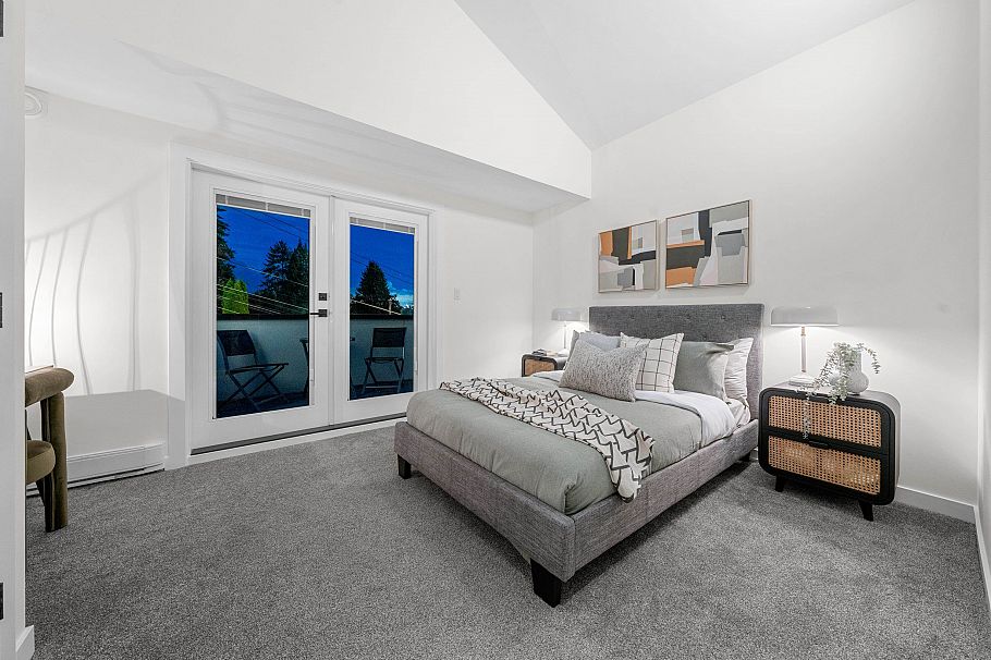1140 W 17 Street North Vancouver, BC - 26