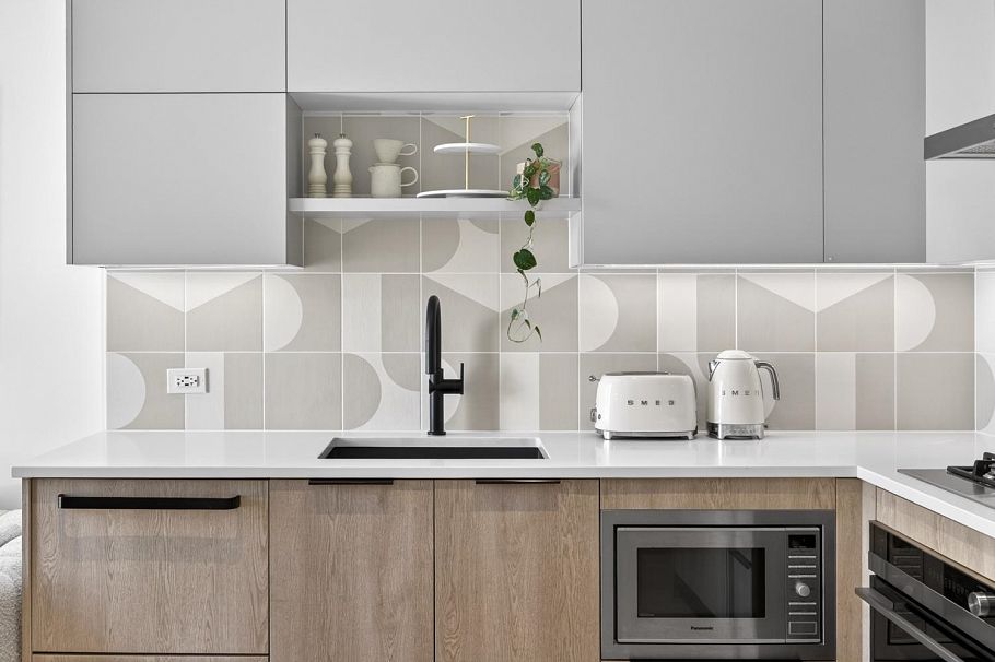 216 322 E 15th Avenue Vancouver, BC - 4