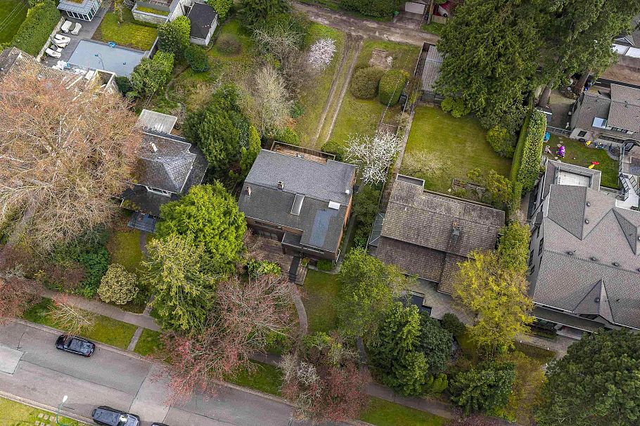 3956 W 38th Avenue Vancouver, BC - 37