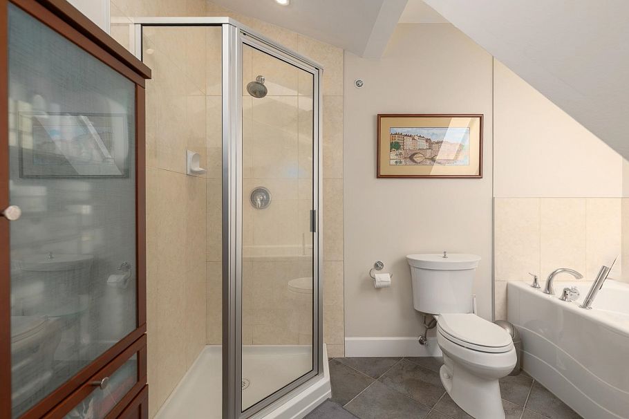 682 W 13th Avenue Vancouver, BC - 13