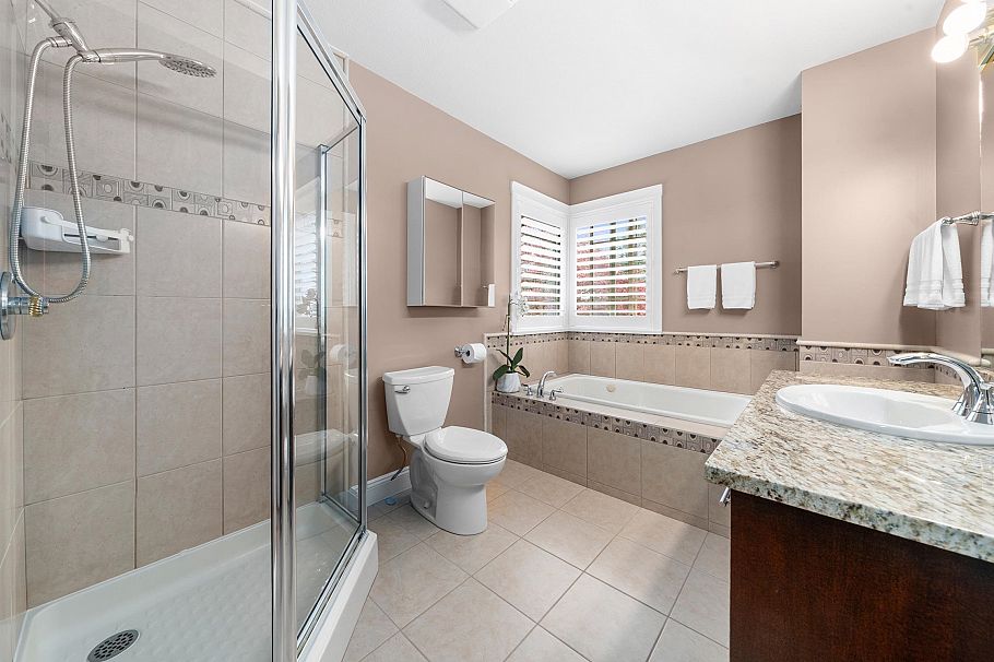 1216 Plateau Drive North Vancouver, BC - 26