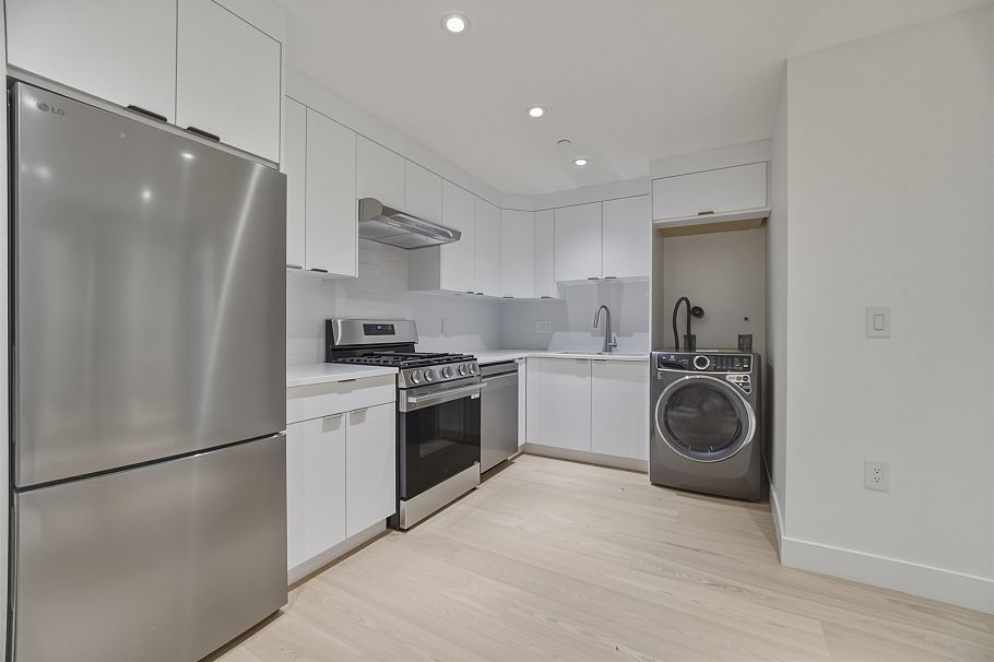 3112 W 42nd Avenue Vancouver, BC - 14