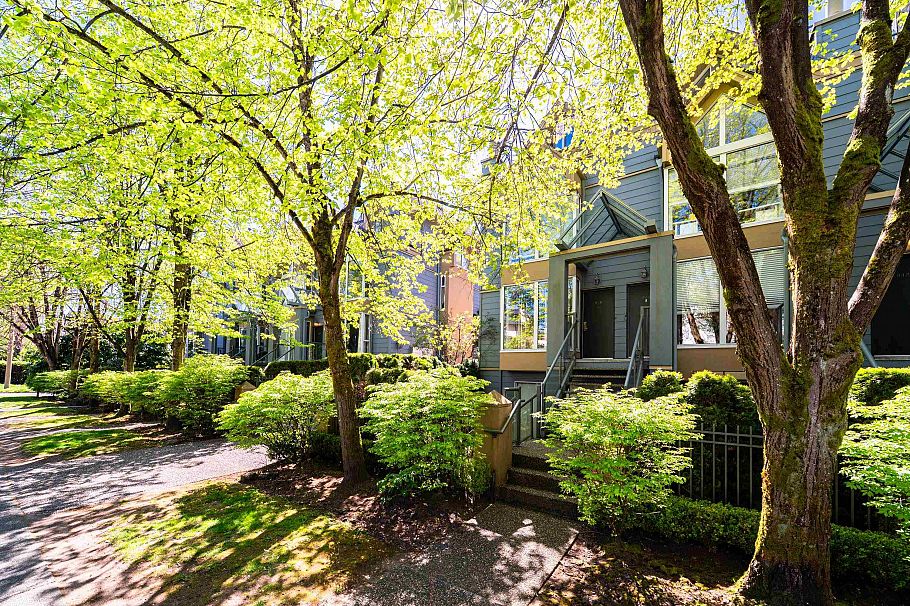 3033 Laurel Street Vancouver, BC - 2