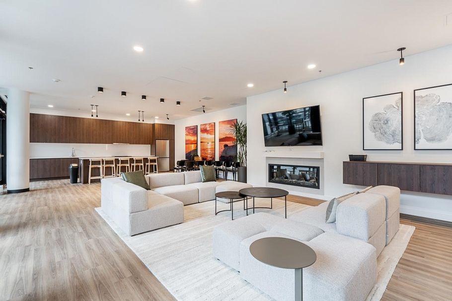 412 3596 Malsum Drive North Vancouver, BC - 32