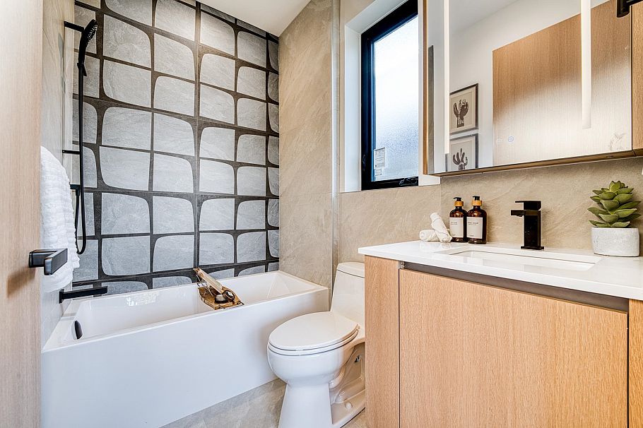1 968 E 55th Avenue Vancouver, BC - 16