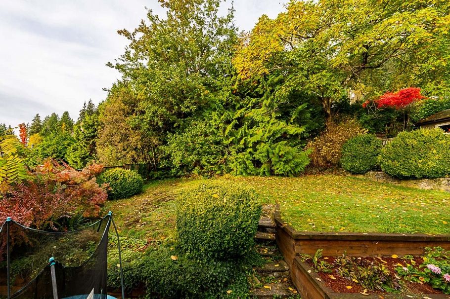 4377 Mountain Highway North Vancouver, BC - 28