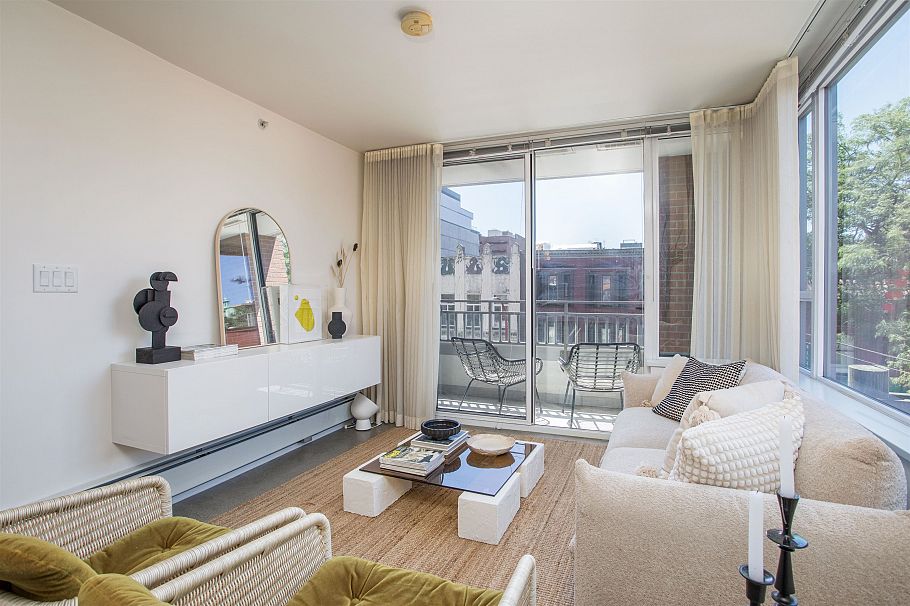 307 231 E Pender Street Vancouver, BC - 4