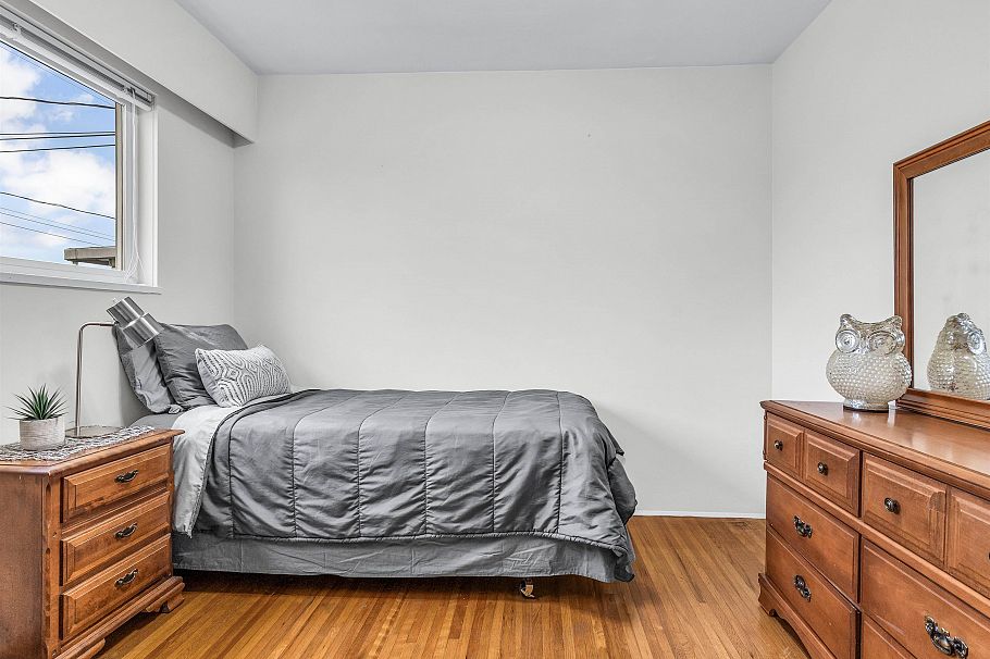 3031 E 16th Avenue Vancouver, BC - 21