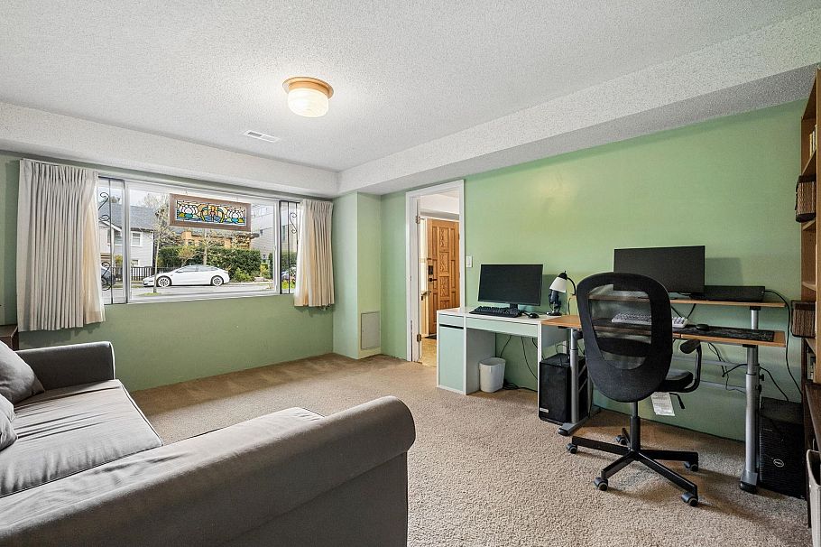 2050 E 13th Avenue Vancouver, BC - 29