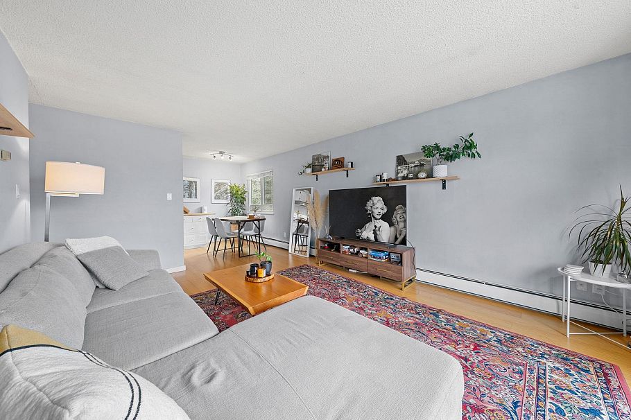 312 131 W 4th Street North Vancouver, BC - 5