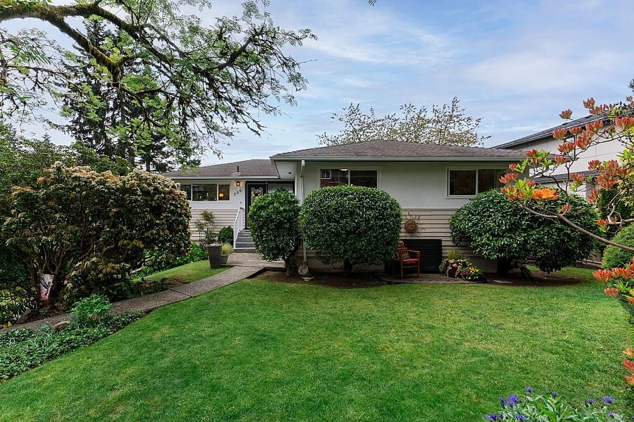 509 Granada Crescent North Vancouver, BC - 1