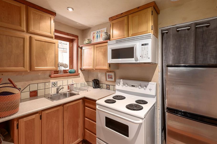 237 E 24th Avenue Vancouver, BC - 30