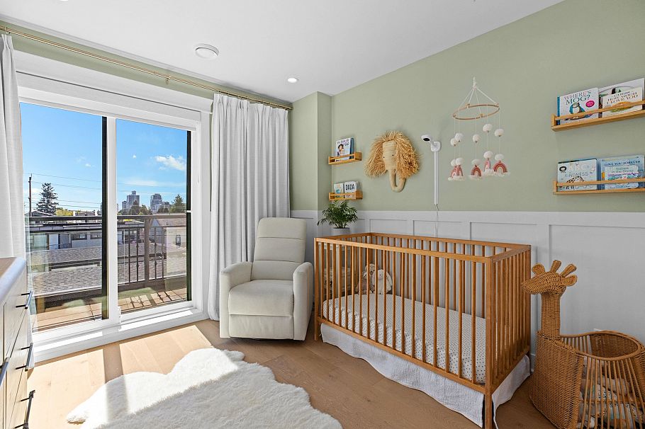 215 E 22nd Street North Vancouver, BC - 15
