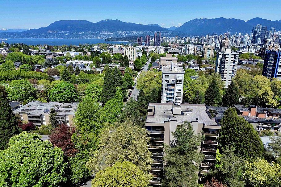 900 1685 W 14th Avenue Vancouver, BC - 1