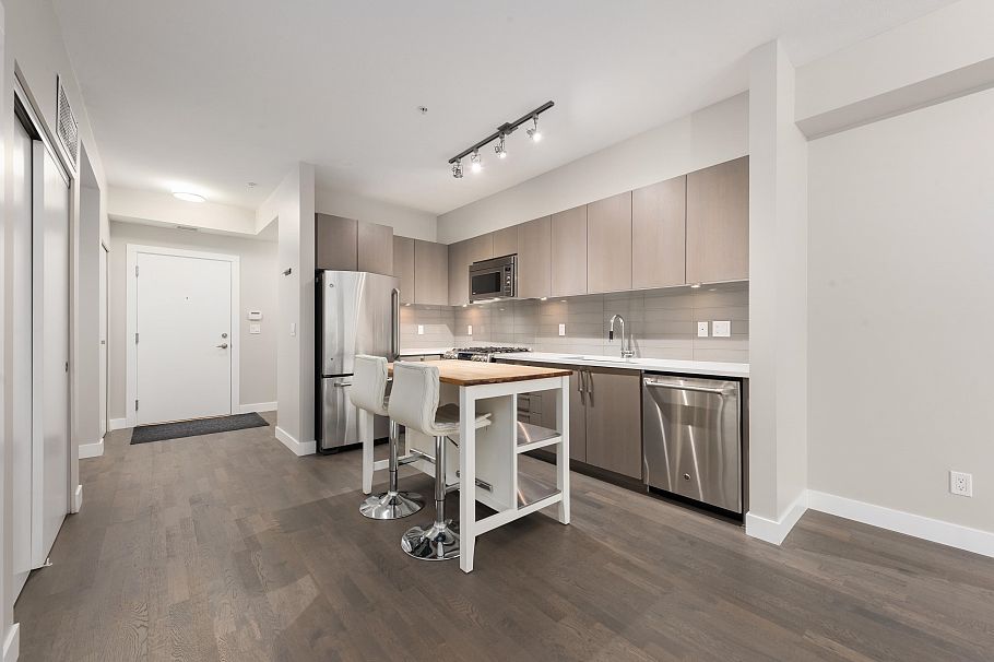 107 10033 River Drive Richmond, BC - 10