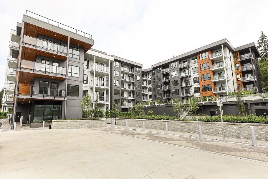 206 3594 Malsum Drive North Vancouver, BC - 39