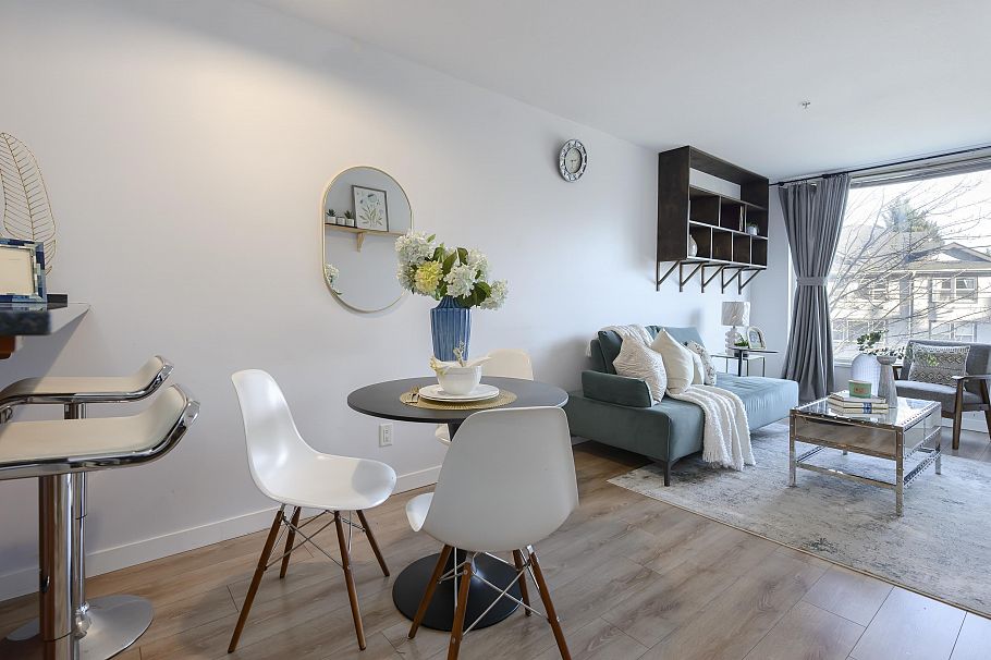 206 3089 Oak Street Vancouver, BC - 1