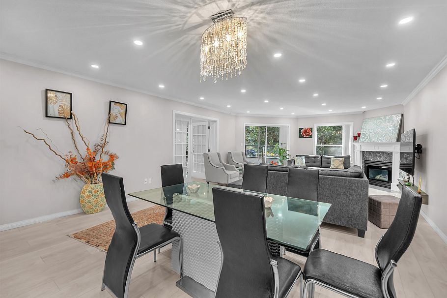 207 1500 Ostler Court North Vancouver, BC - 11