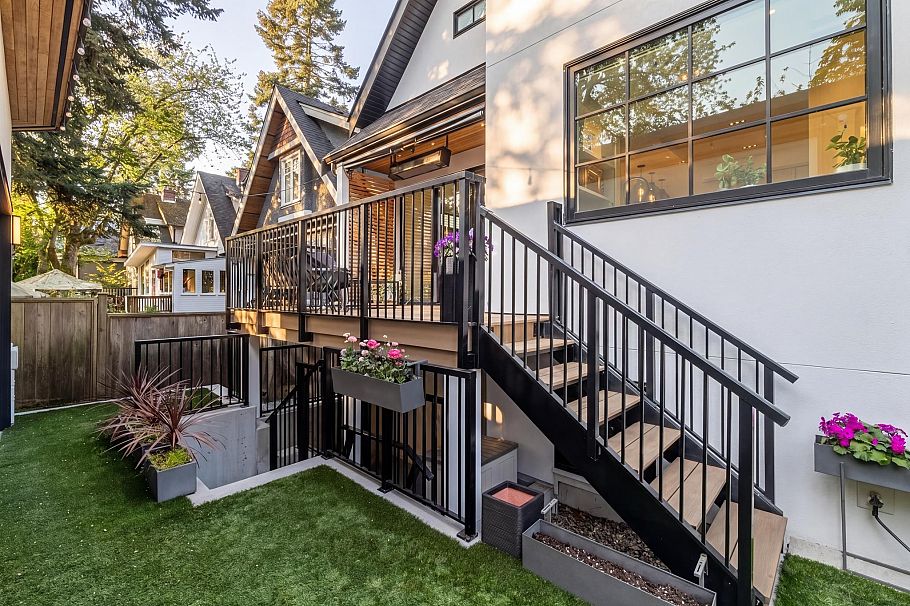 820 W 23rd Avenue Vancouver, BC - 37