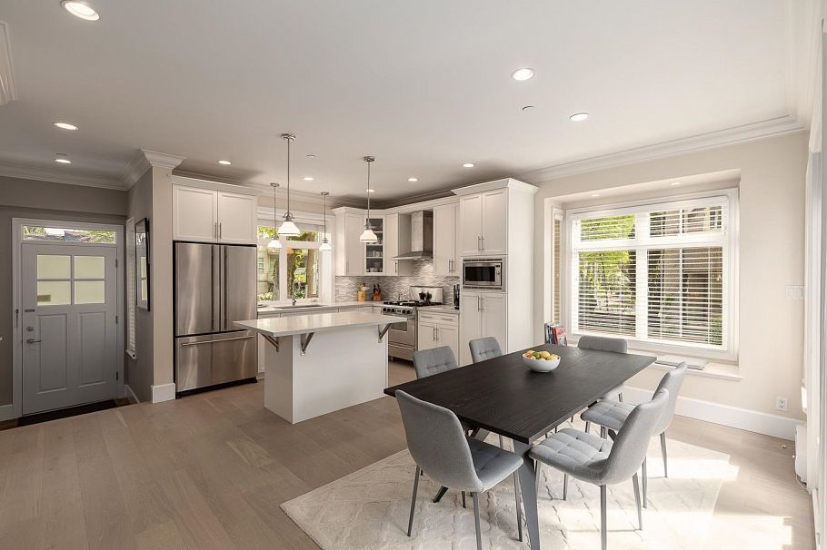682 W 13th Avenue Vancouver, BC - 4
