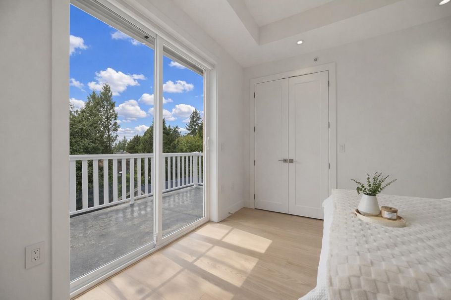 3112 W 42nd Avenue Vancouver, BC - 9