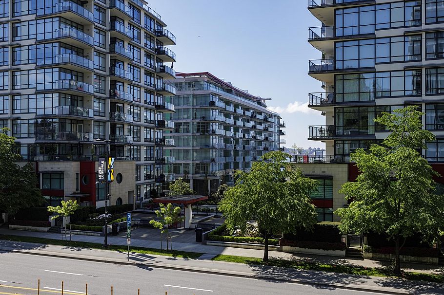 303 168 E Esplanade North Vancouver, BC - 7