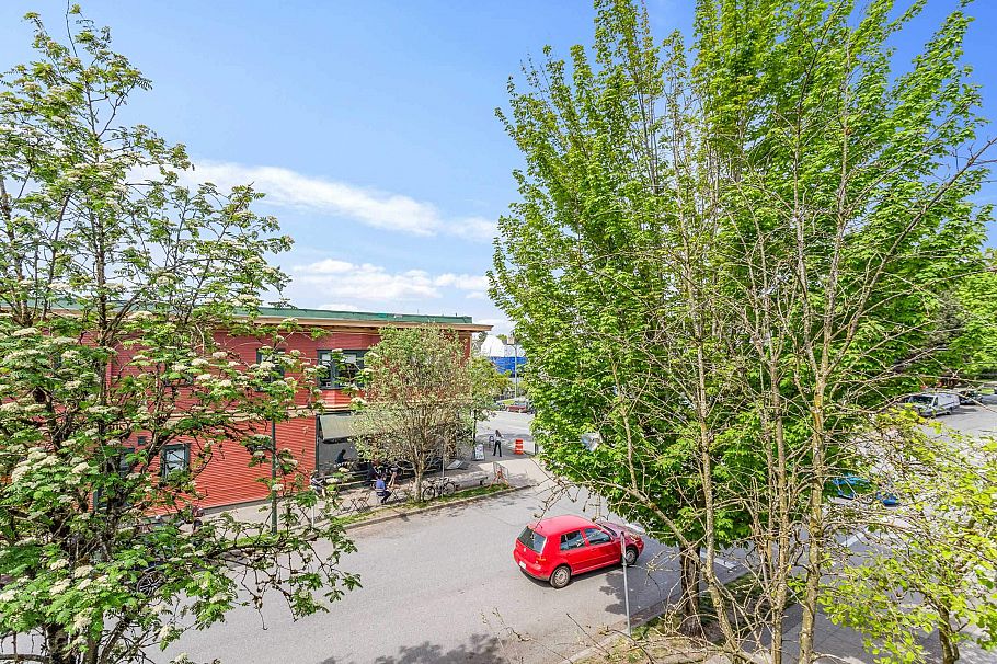 207 2288 W Broadway Vancouver, BC - 16