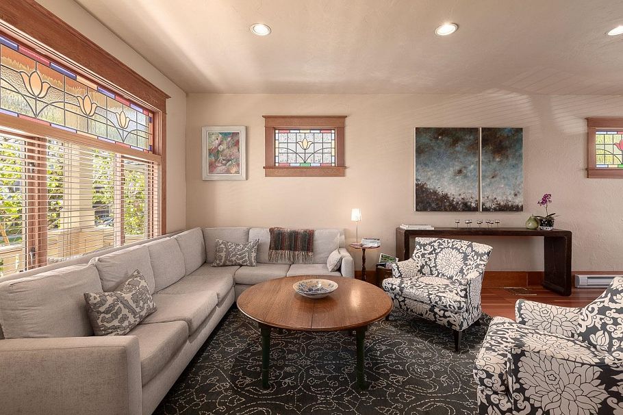 237 E 24th Avenue Vancouver, BC - 4