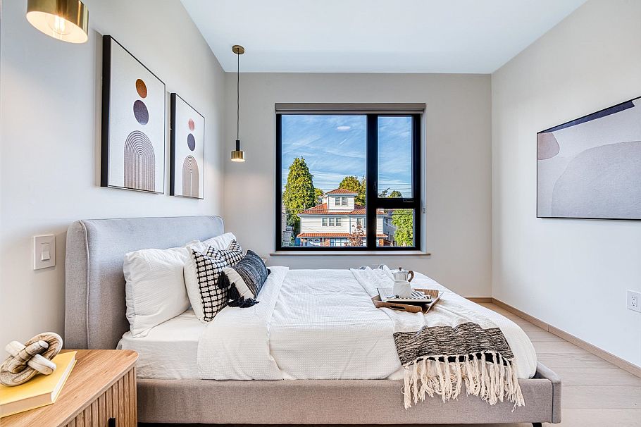 1 968 E 55th Avenue Vancouver, BC - 14